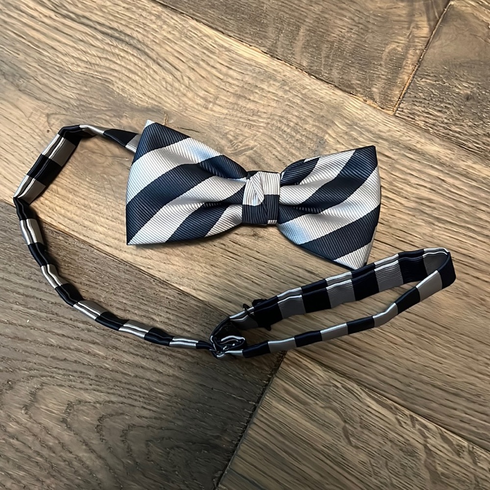 Striped Bow Tie Clip On